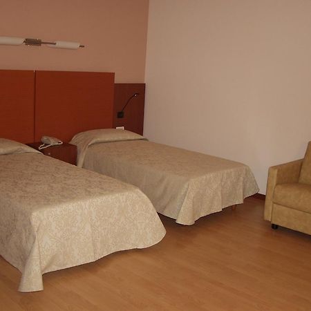 Hotel Mareschi Palace Новара Екстер'єр фото
