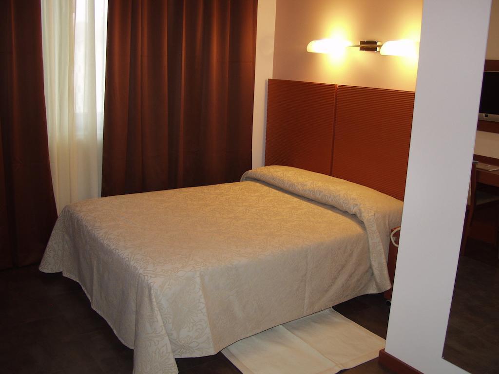 Hotel Mareschi Palace Новара Екстер'єр фото