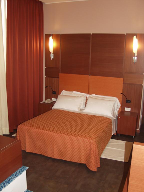 Hotel Mareschi Palace Новара Екстер'єр фото