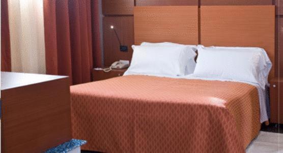 Hotel Mareschi Palace Новара Номер фото